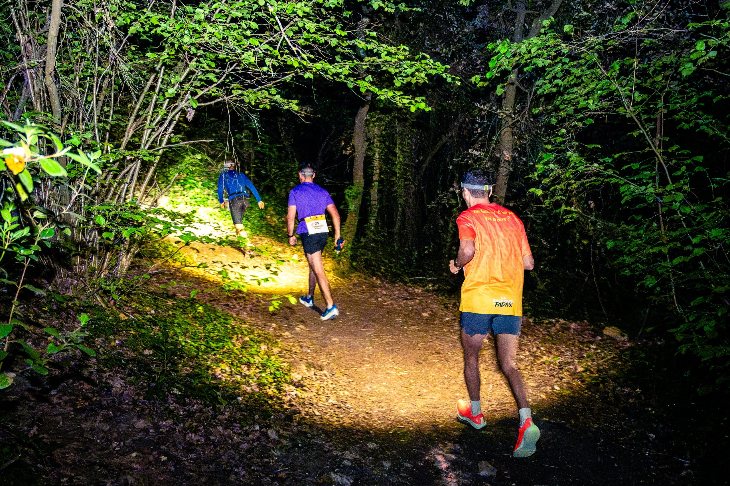 Passage caillouteux du parcours de la Backyard des Fadas